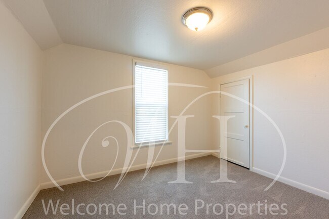 Building Photo - 3 Bedroom Single-Family Home in East Walla...