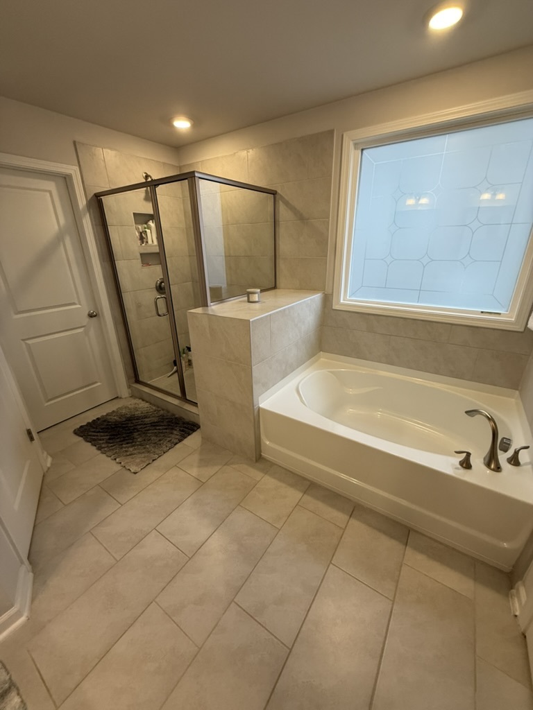 Master Bathroom - Shower and Tub - 412 Flat River Run