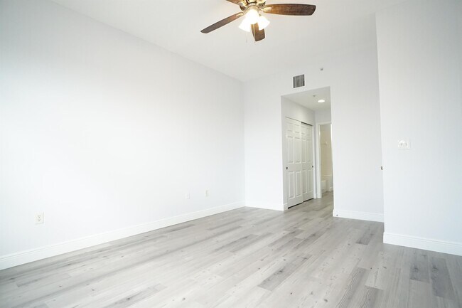 Building Photo - 1200 Town Center Dr