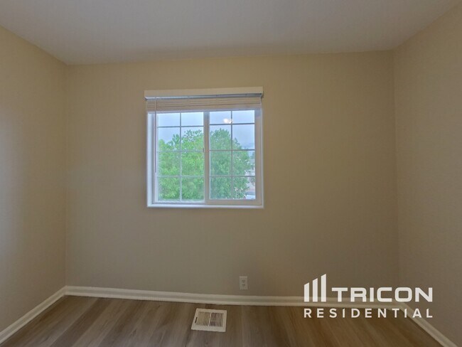 Building Photo - 8439 Shadow Run Ln