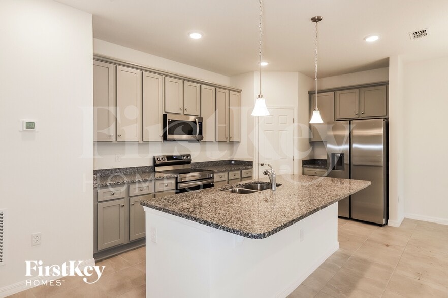 Building Photo - 515 Crown Rose Dr