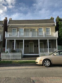 Building Photo - 2306 Parkwood Ave