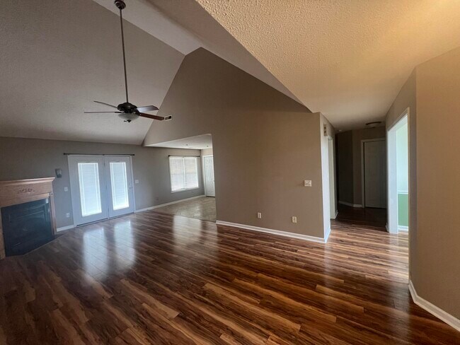 Building Photo - 6770 J J Roberts Dr