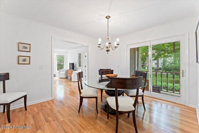 Building Photo - 12 Vallera Rd