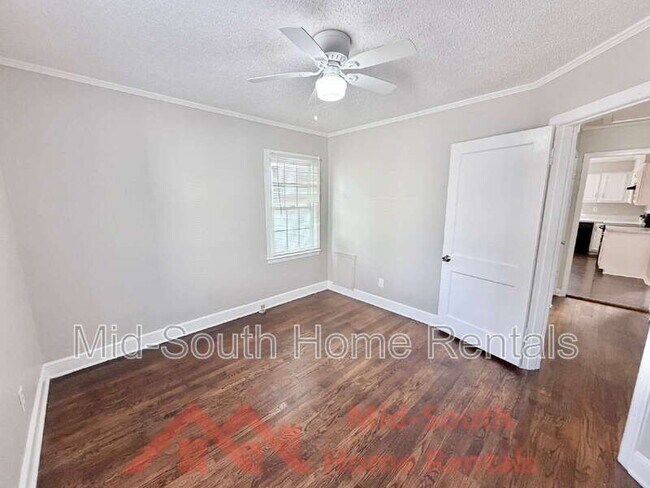 Building Photo - 3998 Victor Dr