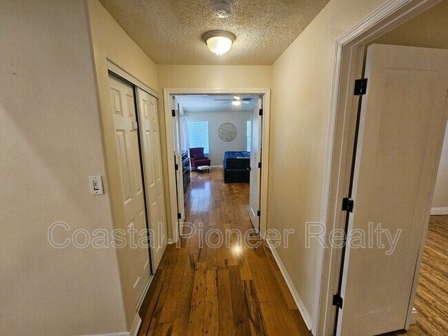 Building Photo - 14504 Brambie Ct