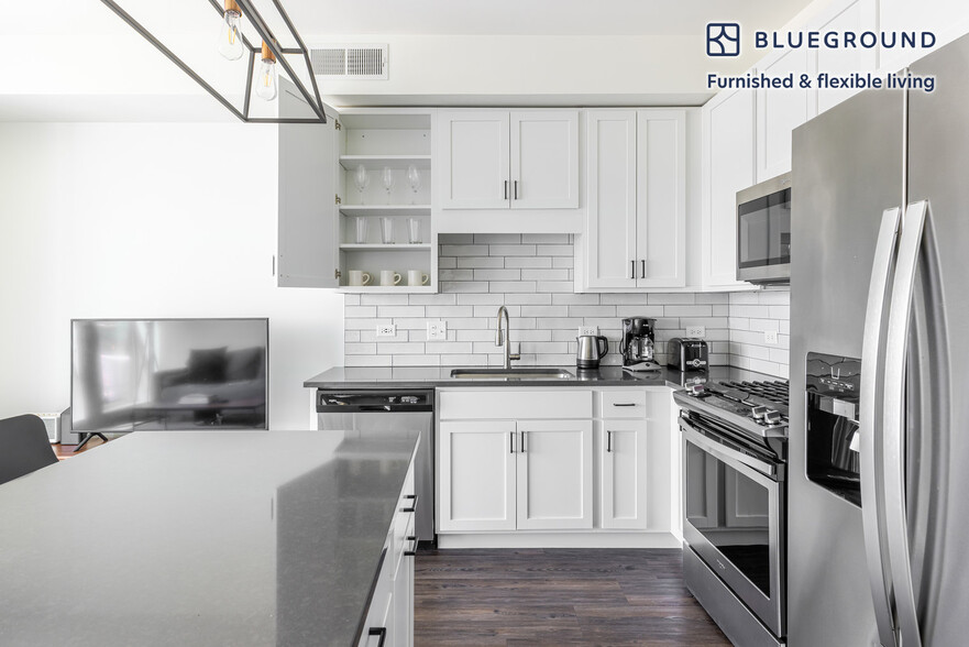 Building Photo - 100 N Addison Ave