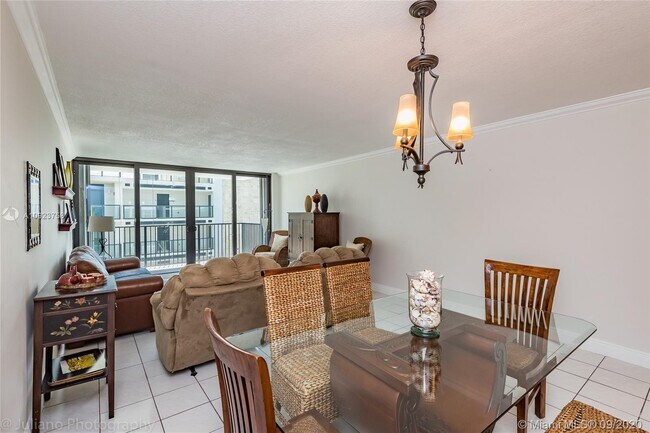 Building Photo - 2101 S Ocean Dr