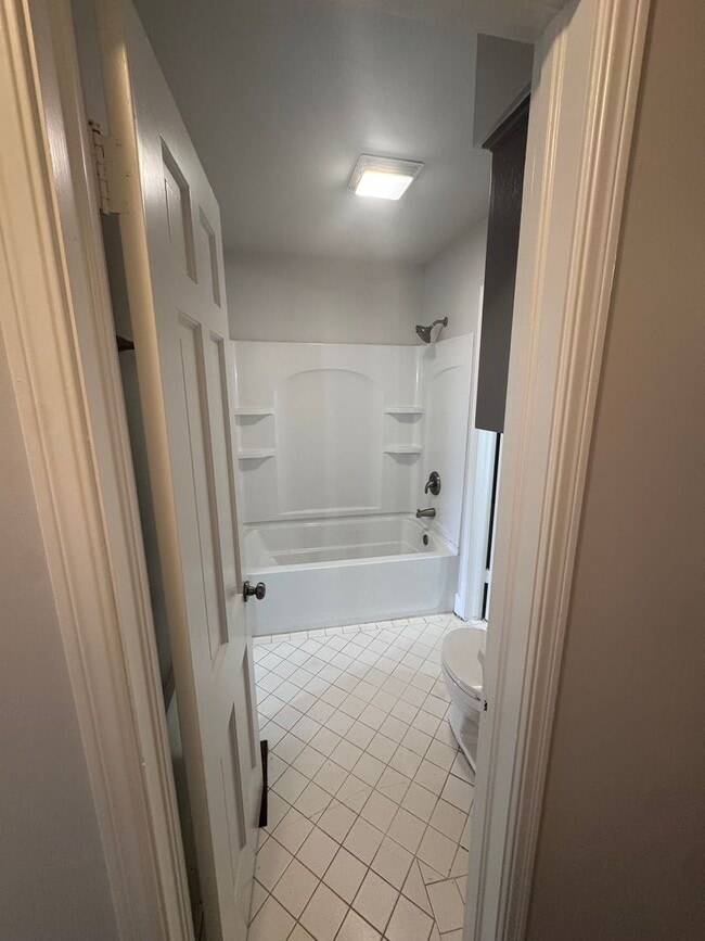 Building Photo - Midtown Tulsa 4 Bedroom Single Level Home!