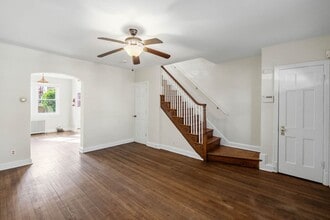 Building Photo - Capitol Hill Townhome | 3 Bed | 2 Bath | 1,350 Sf | Fenced-In Backyard