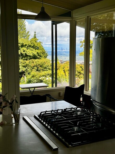 Building Photo - 14407 SE 55th St