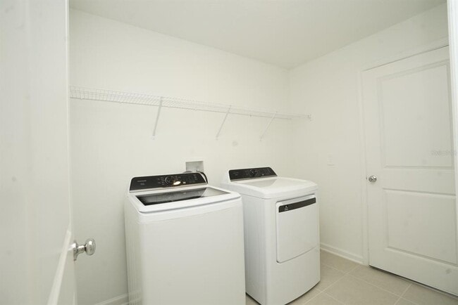 Building Photo - 2430 McKinley Dr