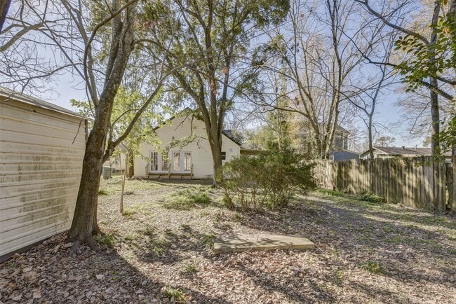 Building Photo - 2214 Ashley St