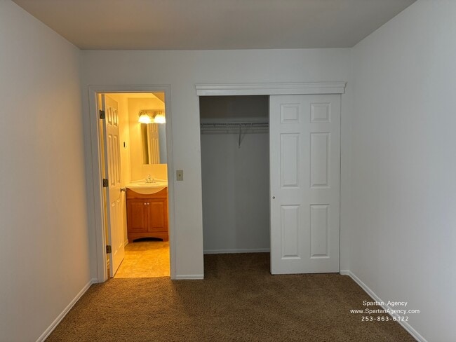 Building Photo - 1405 4th Ave NW