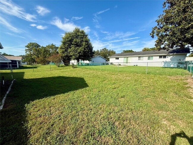 Building Photo - 10948 SW 83rd Ave