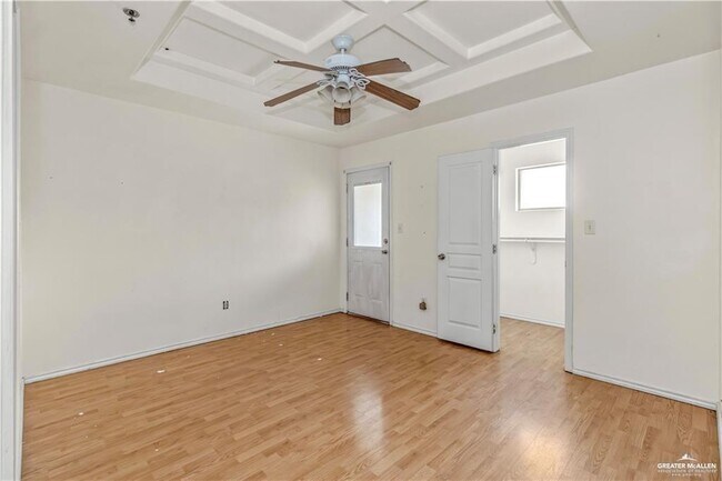 Building Photo - 5 W Fig Ave