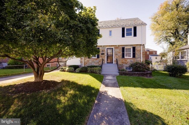 Building Photo - 5408 20th Ave