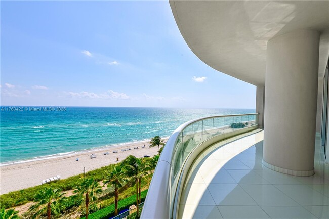 Building Photo - 16051 Collins Ave