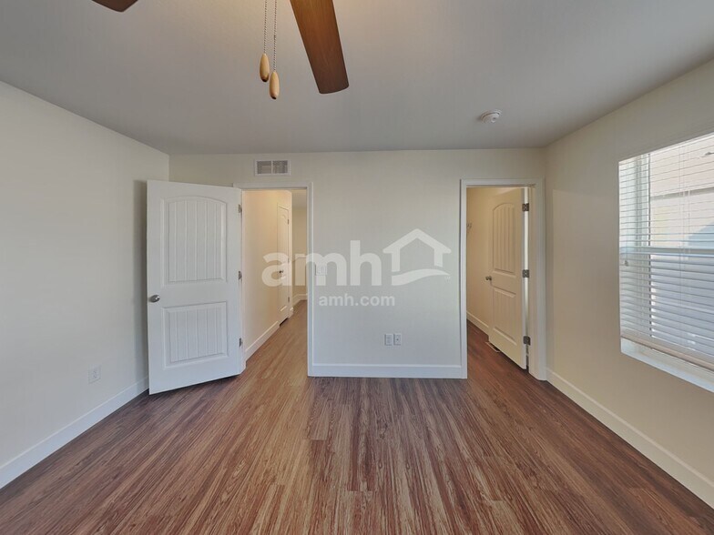 Building Photo - 4775 Crestone Peak St