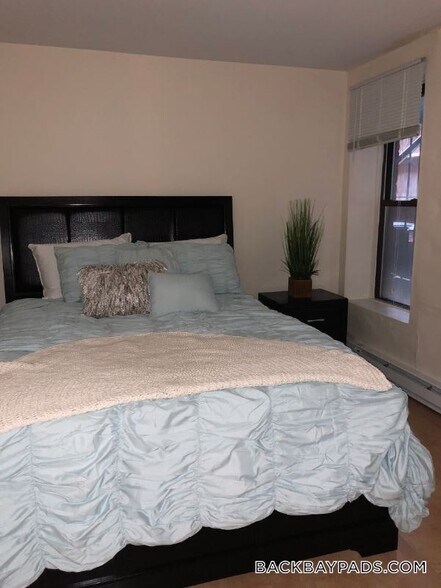 Building Photo - 90 St Botolph St