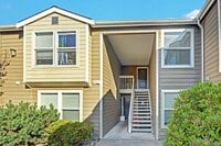 Building Photo - Stunning 2 bed, 2 bath condo near Bellevue College