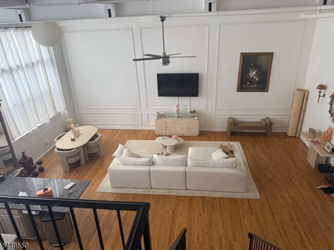 Building Photo - 350 Scotland Rd