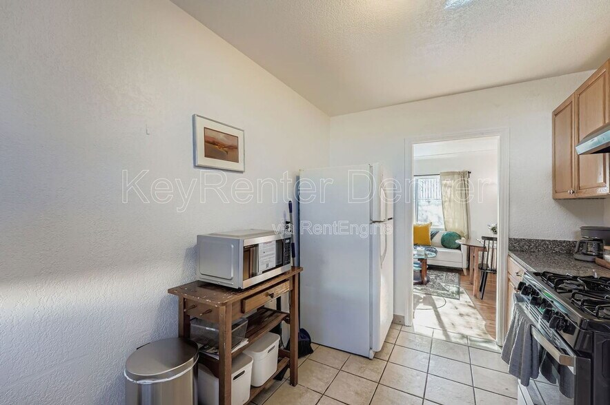 Building Photo - 2928 Milwaukee St