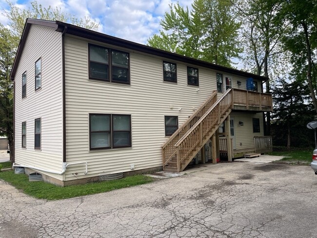 Building Photo - 479 Eisenhower St