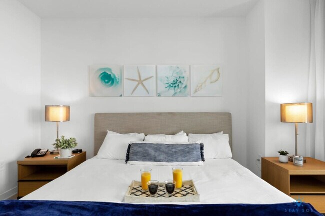 Building Photo - 2602 E Hallandale Beach Blvd