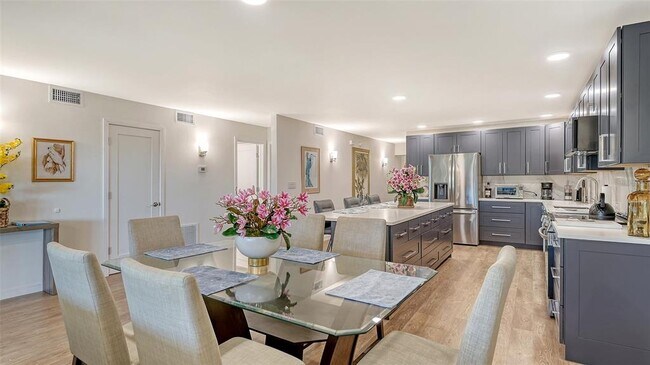 Building Photo - 5757 Gulf of Mexico Dr