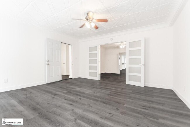 Building Photo - 81 1st Pl