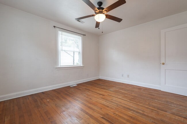 Building Photo - MOVE IN READY 3 Bedroom in Chesapeake!