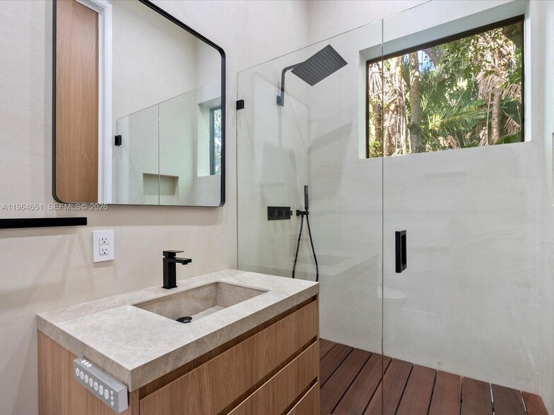 Building Photo - 871 NE 83rd St