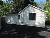 Building Photo - 75 Thorne St