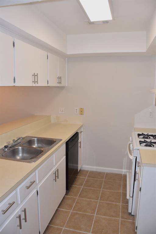 Building Photo - 1810 Rawhide Loop