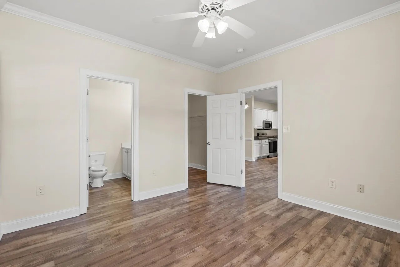 Building Photo - 2057 Silvercrest Dr