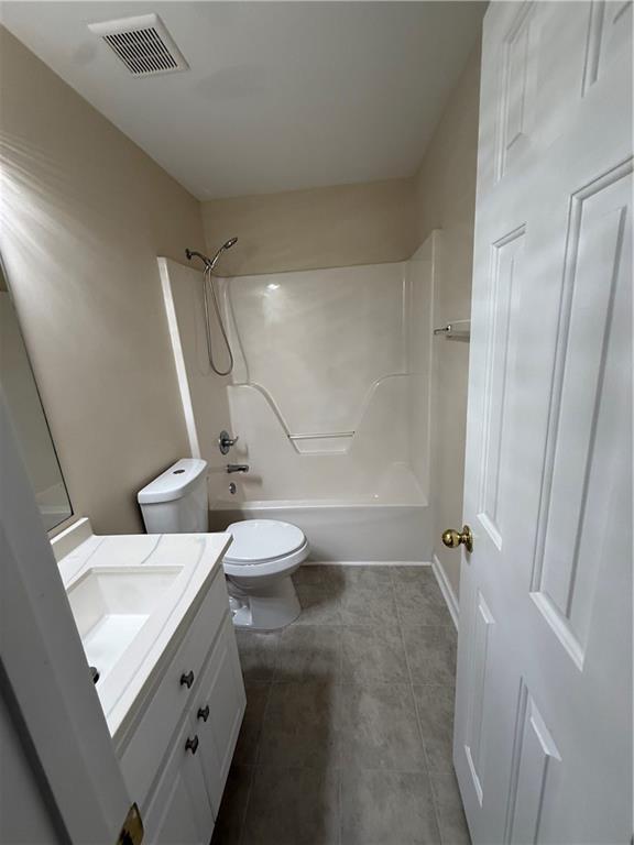 Building Photo - 1244 Saxony Dr SE