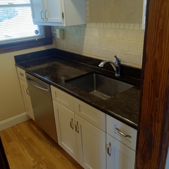 Kitchen - New Stainless Steel Dishwasher - 261 View St