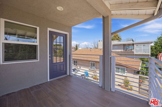 Building Photo - 340 N La Fayette Park Pl