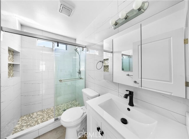 Building Photo - 10225 Fernglen Ave