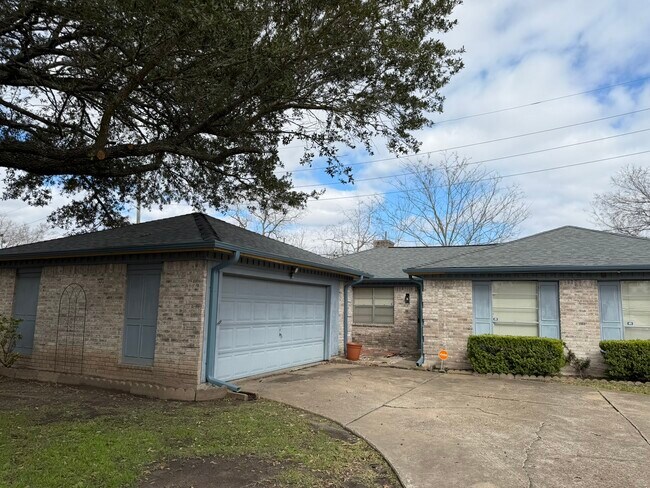 Building Photo - 13722 Burgoyne Rd