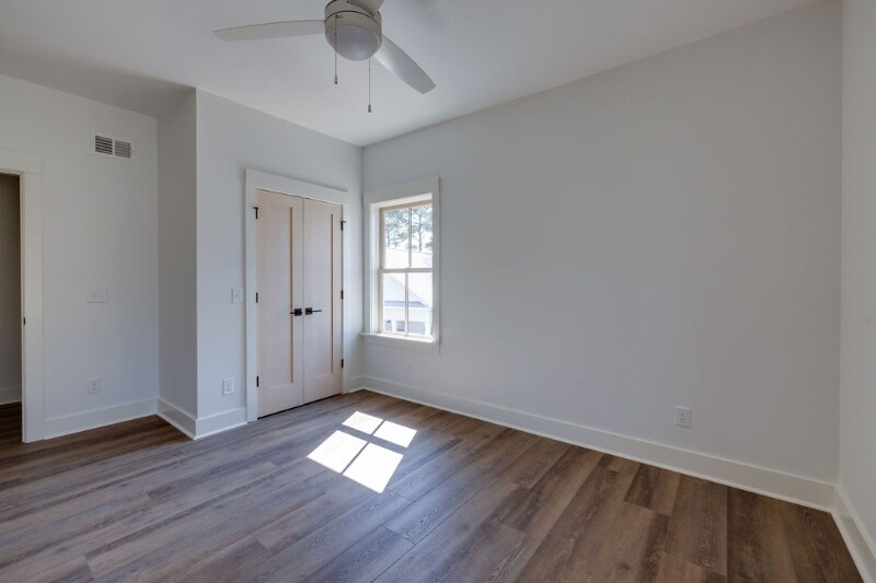 Building Photo - 4 River Oak Ln