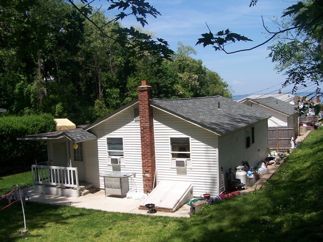 Primary Photo - 188 Hallock Landing Rd