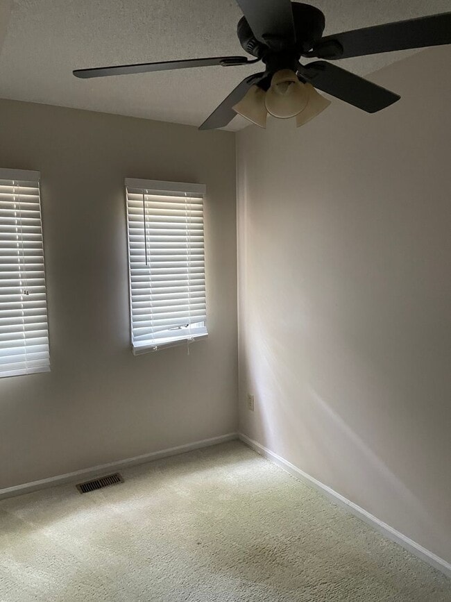 Building Photo - 3 bedroom Bathroom House in River Run Planation