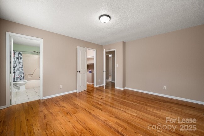 Building Photo - 4601 Linda Kay Dr