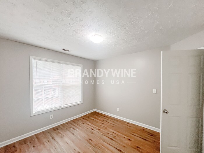 Building Photo - 980 Brigade St