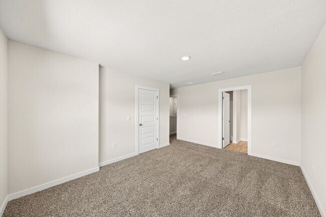 Building Photo - 51 S Main Deck Dr