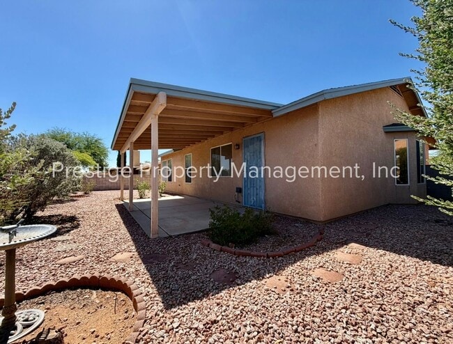 Building Photo - ***RENT SPECIAL*** 3/2 Beautiful Rita Ranch Home With Open Design!!!