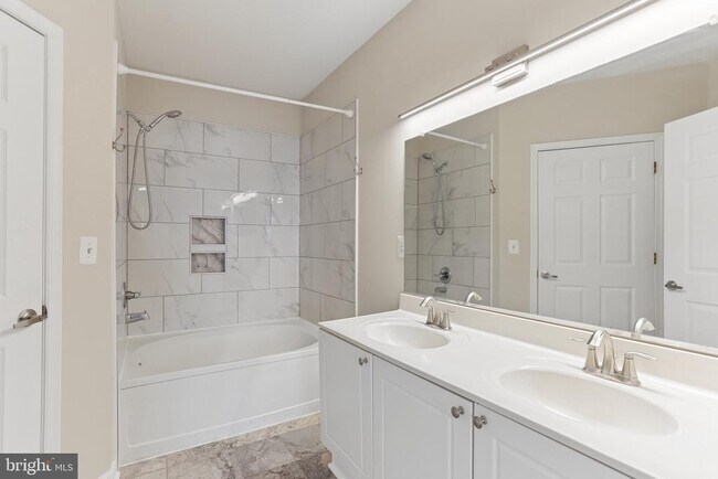 Building Photo - 4561 Strutfield Ln