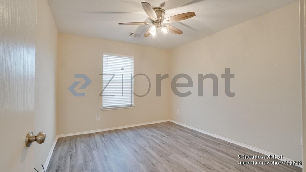 Building Photo - 2340 Aldergate Dr